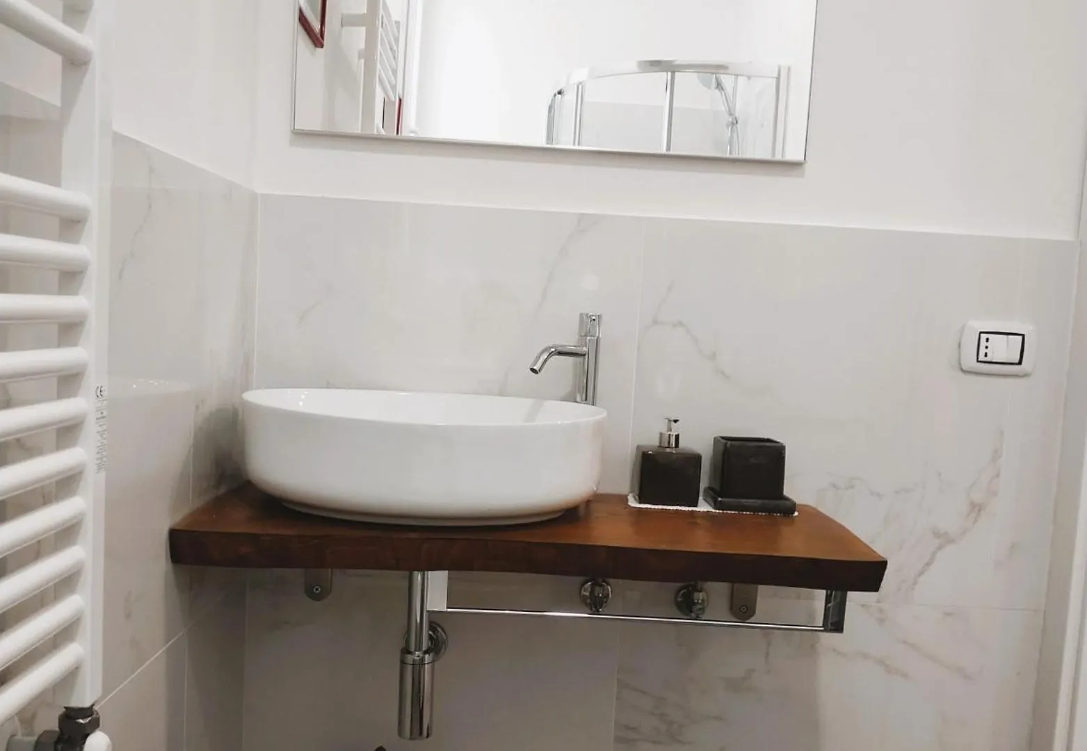 Monteroom-Apartments Bologna Appartement
